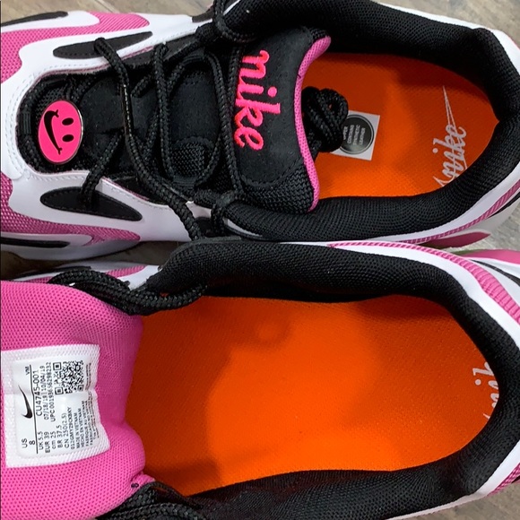 • NIKE W AIR MAX 200 black/hyper pink - Picture 16 of 16